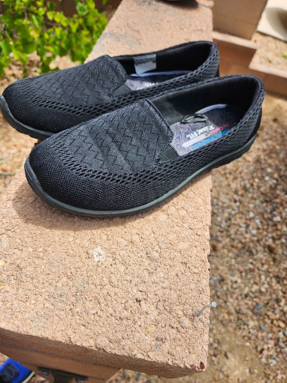 Skechers Womens Relaxed Fit Sz 8.5 Slip On Air Cooled Memory Foam 56135 Blk Knit